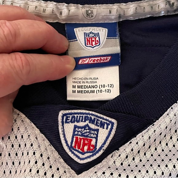 Tony Romo on field Equipment Reebok mesh shirt - Picture 3 of 11